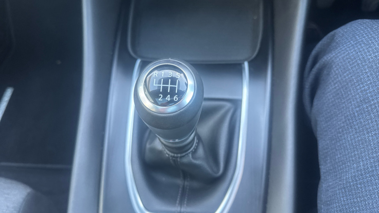 Nissan Qashqai 1.3 DiG-T MH N-Connecta 5dr Petrol Hatchback